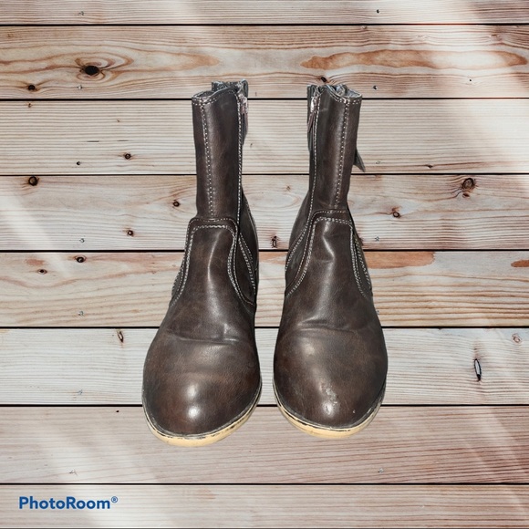 Women’s Ankle Boots - Picture 3 of 3